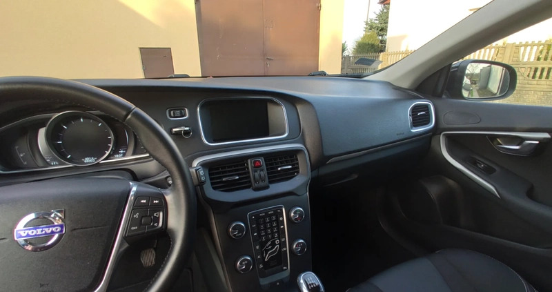 Volvo V40 cena 46000 przebieg: 74788, rok produkcji 2016 z Bierutów małe 466